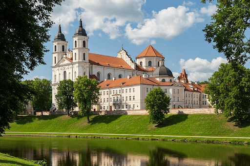 Bernardinai.lt: daugiau nei vienuolių istorija